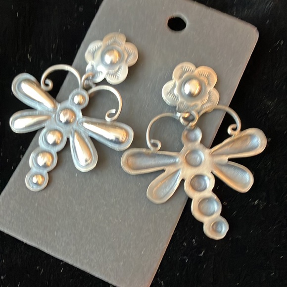 Navajo sterling silver butterfly drop earrings inspired by old style silver work - Picture 3 of 5